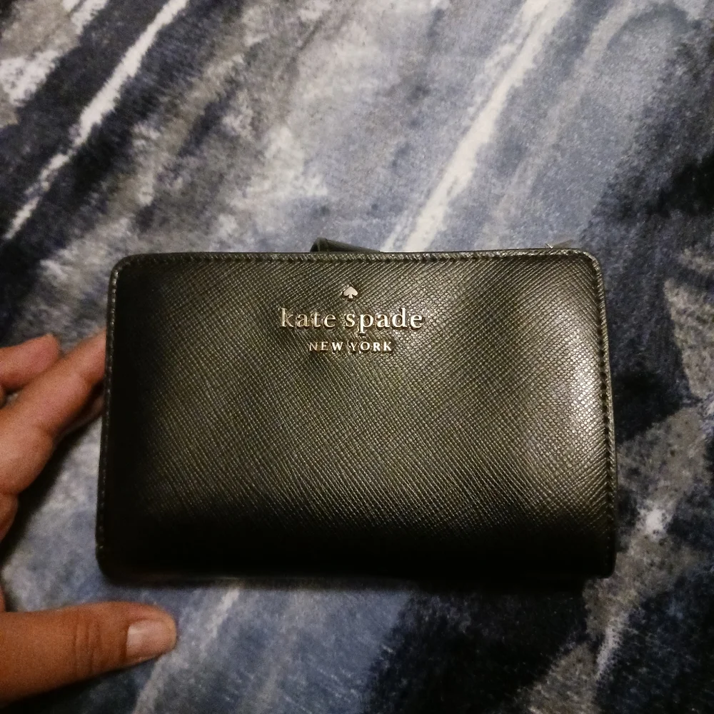 Kate Spade Wallet - Picture 1 of 5